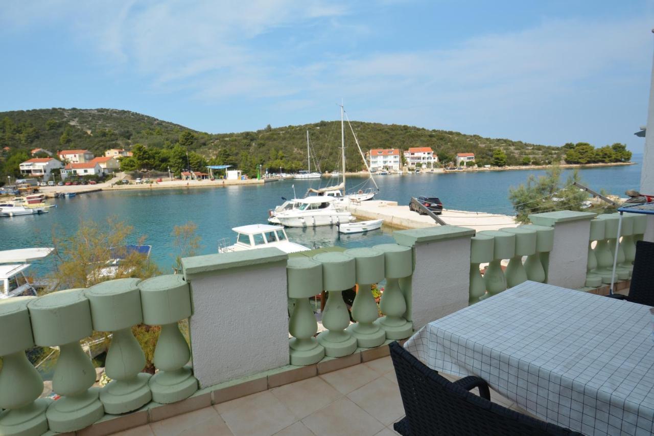 Apartments And Rooms By The Sea Zaglav, Dugi Otok - 8170 Sali Buitenkant foto